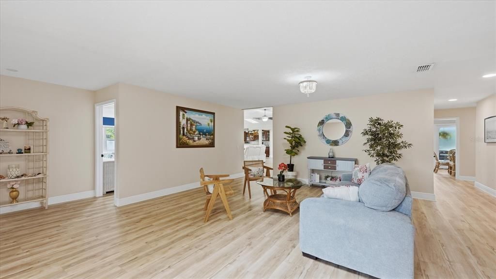 For Sale: $1,099,000 (5 beds, 4 baths, 4611 Square Feet)