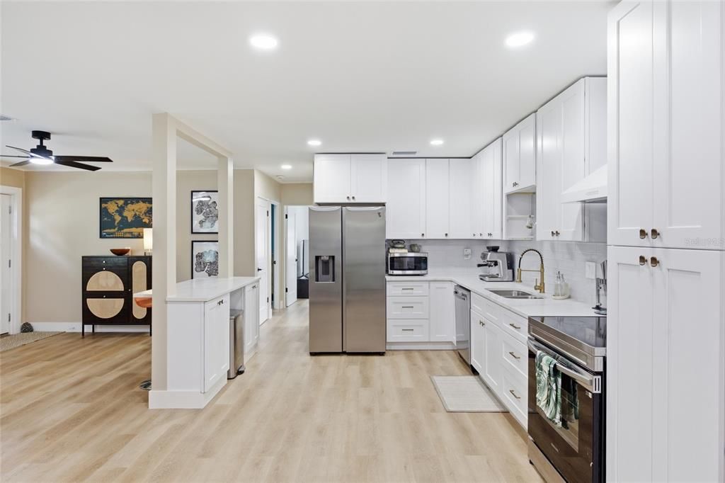 En Venta: $535,000 (4 camas, 3 baños, 1544 Pies cuadrados)