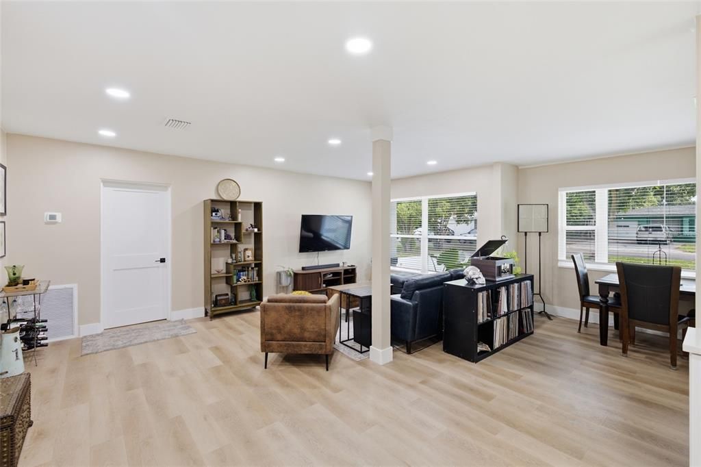 En Venta: $535,000 (4 camas, 3 baños, 1544 Pies cuadrados)