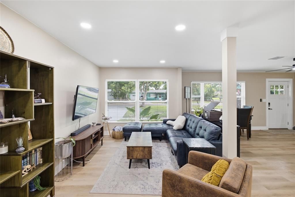 En Venta: $535,000 (4 camas, 3 baños, 1544 Pies cuadrados)