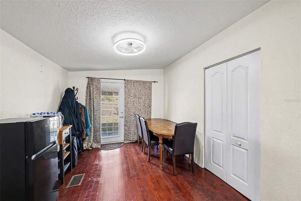 En Venta: $299,000 (3 camas, 1 baños, 1333 Pies cuadrados)