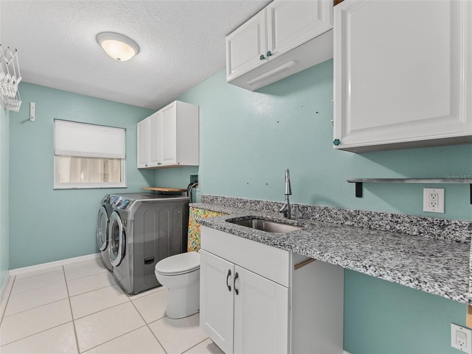 For Sale: $425,000 (3 beds, 2 baths, 2052 Square Feet)