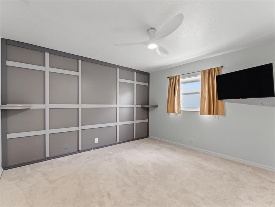 For Sale: $425,000 (3 beds, 2 baths, 2052 Square Feet)