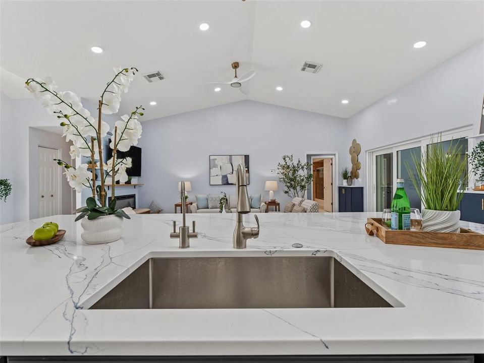 For Sale: $425,000 (3 beds, 2 baths, 2052 Square Feet)