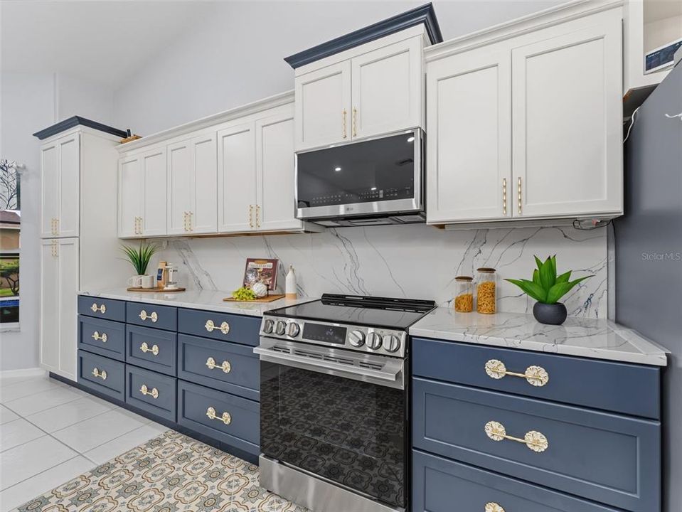 For Sale: $425,000 (3 beds, 2 baths, 2052 Square Feet)
