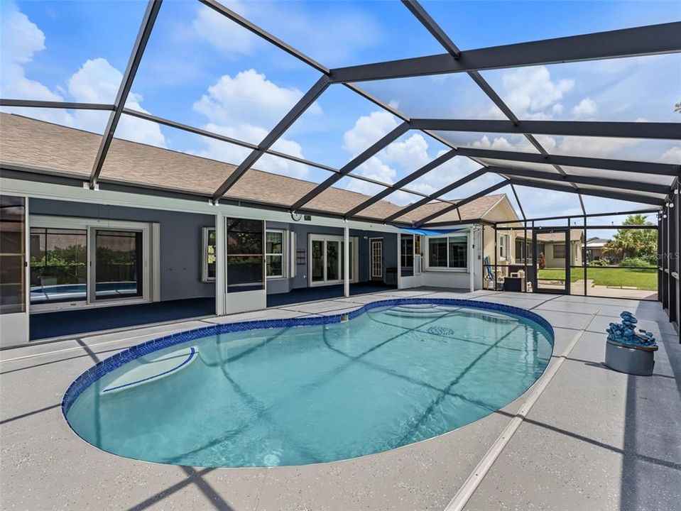 For Sale: $425,000 (3 beds, 2 baths, 2052 Square Feet)