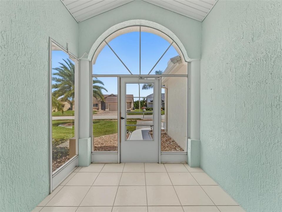 For Sale: $425,000 (3 beds, 2 baths, 2052 Square Feet)