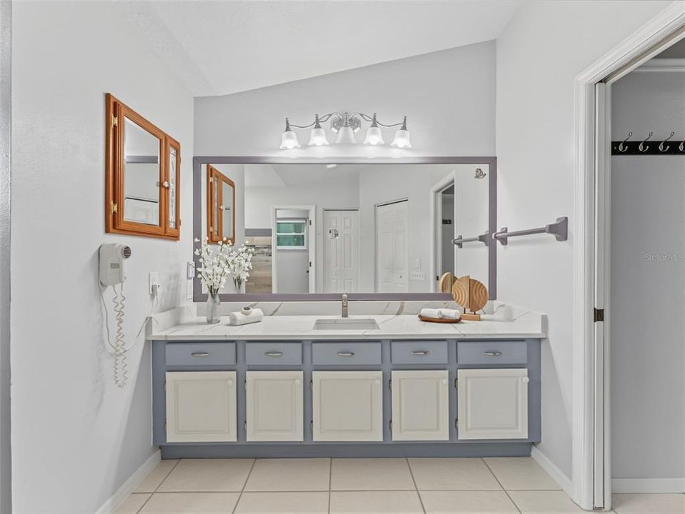 For Sale: $425,000 (3 beds, 2 baths, 2052 Square Feet)