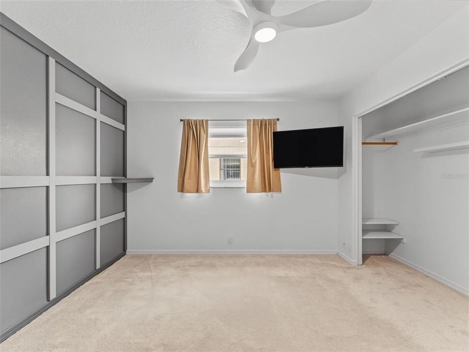 For Sale: $425,000 (3 beds, 2 baths, 2052 Square Feet)