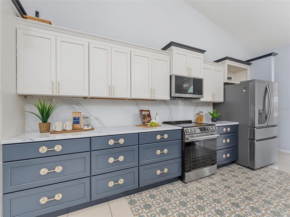 For Sale: $425,000 (3 beds, 2 baths, 2052 Square Feet)