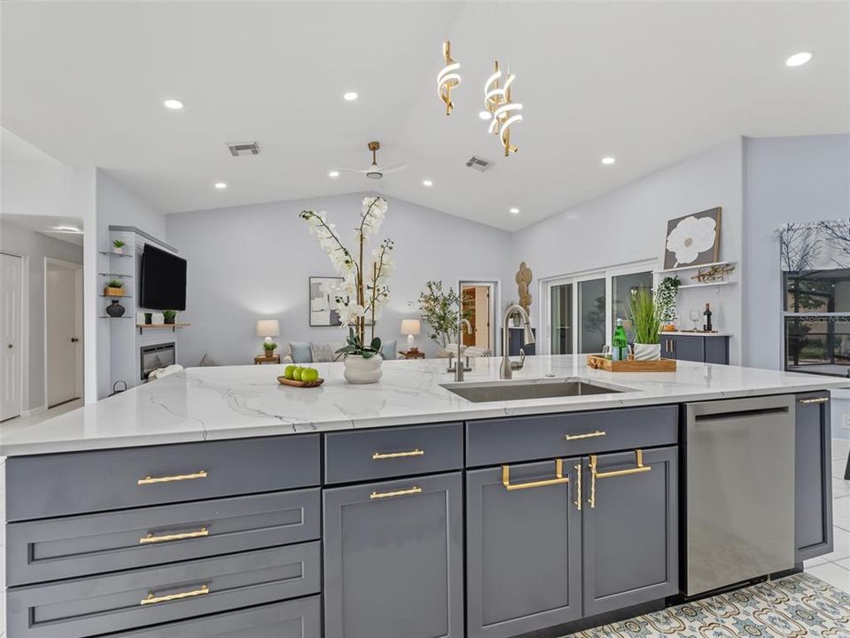For Sale: $425,000 (3 beds, 2 baths, 2052 Square Feet)
