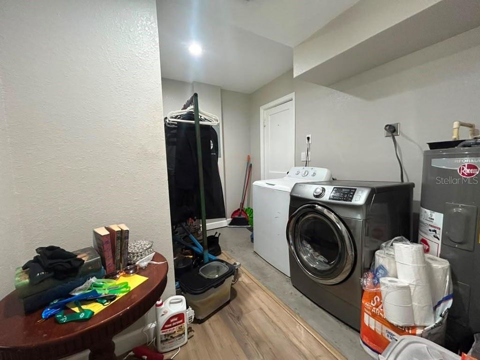 В аренду: $2,300 (3 спален, 1 ванн, 1035 Квадратных фут)