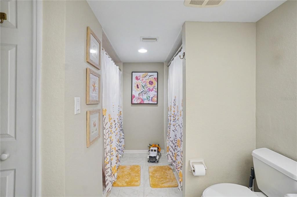 На продажу: $274,900 (2 спален, 2 ванн, 1398 Квадратных фут)