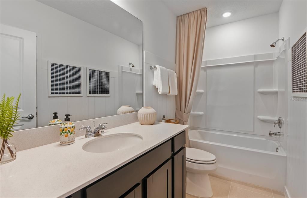 En Venta: $349,040 (4 camas, 2 baños, 1580 Pies cuadrados)