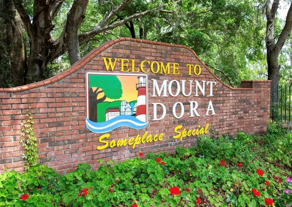 For Sale: $345,900 (2 beds, 2 baths, 1396 Square Feet)