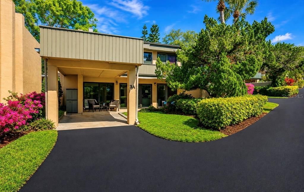 For Sale: $345,900 (2 beds, 2 baths, 1396 Square Feet)