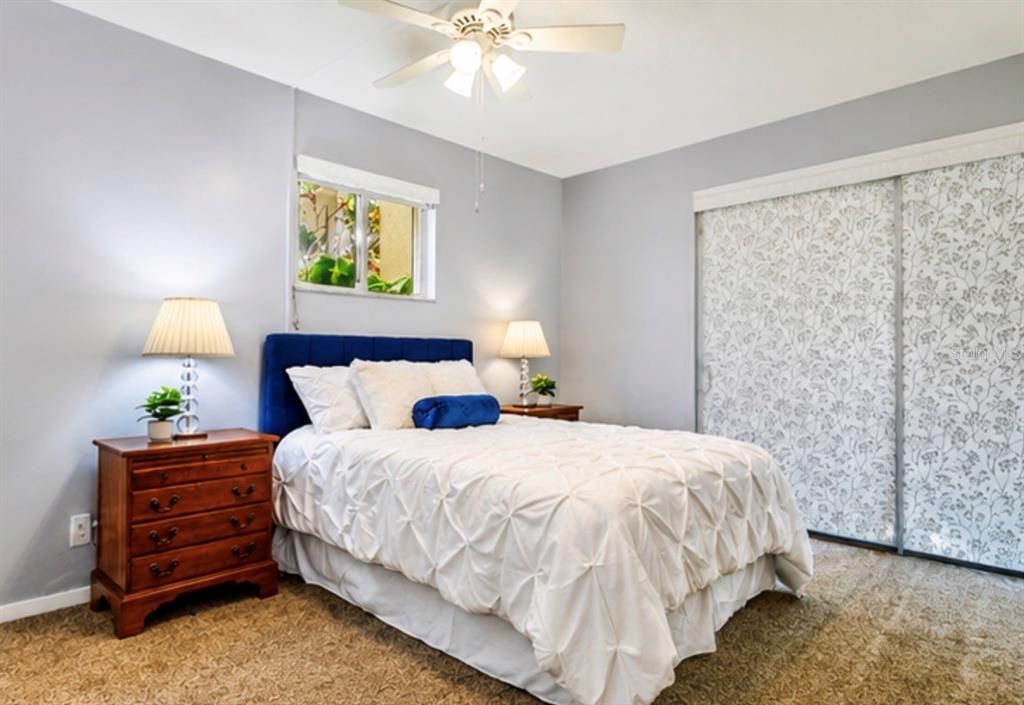 For Sale: $345,900 (2 beds, 2 baths, 1396 Square Feet)