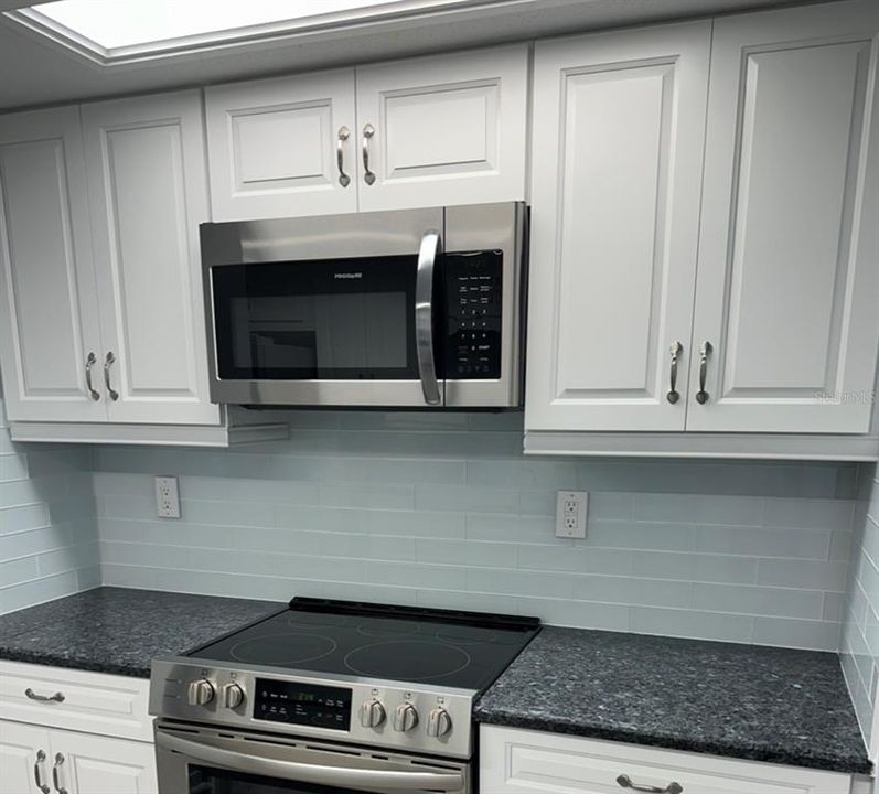 For Sale: $345,900 (2 beds, 2 baths, 1396 Square Feet)