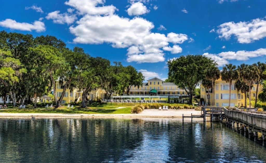 For Sale: $345,900 (2 beds, 2 baths, 1396 Square Feet)