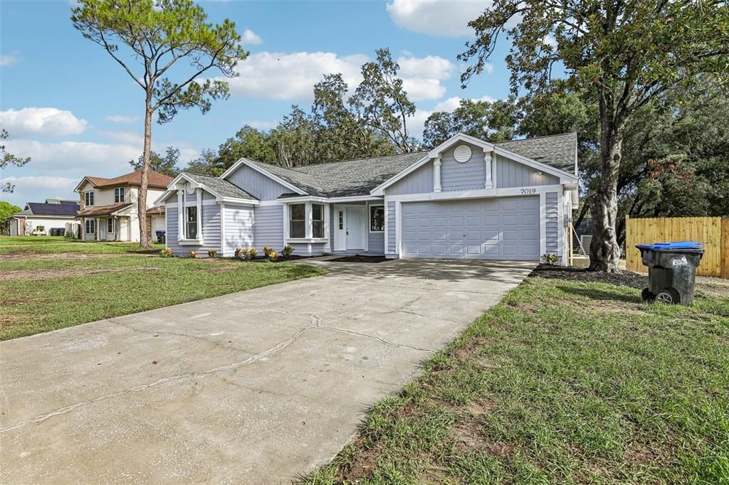 Active With Contract: $350,000 (3 beds, 2 baths, 1486 Square Feet)