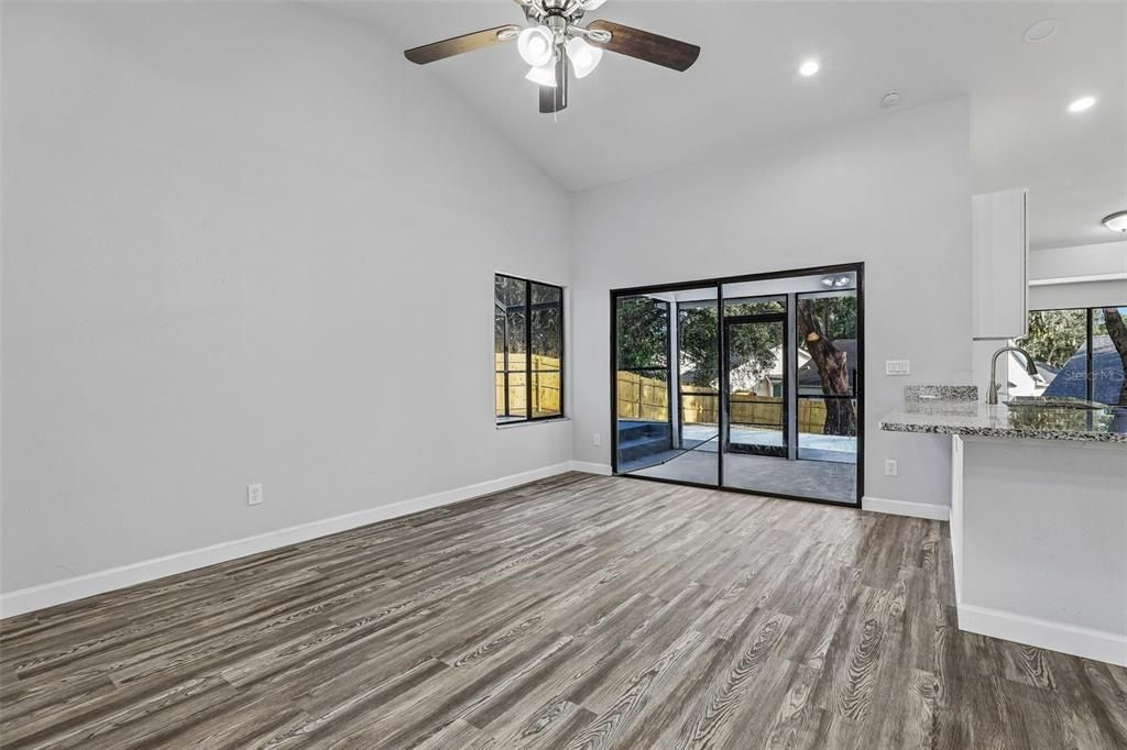 Active With Contract: $350,000 (3 beds, 2 baths, 1486 Square Feet)