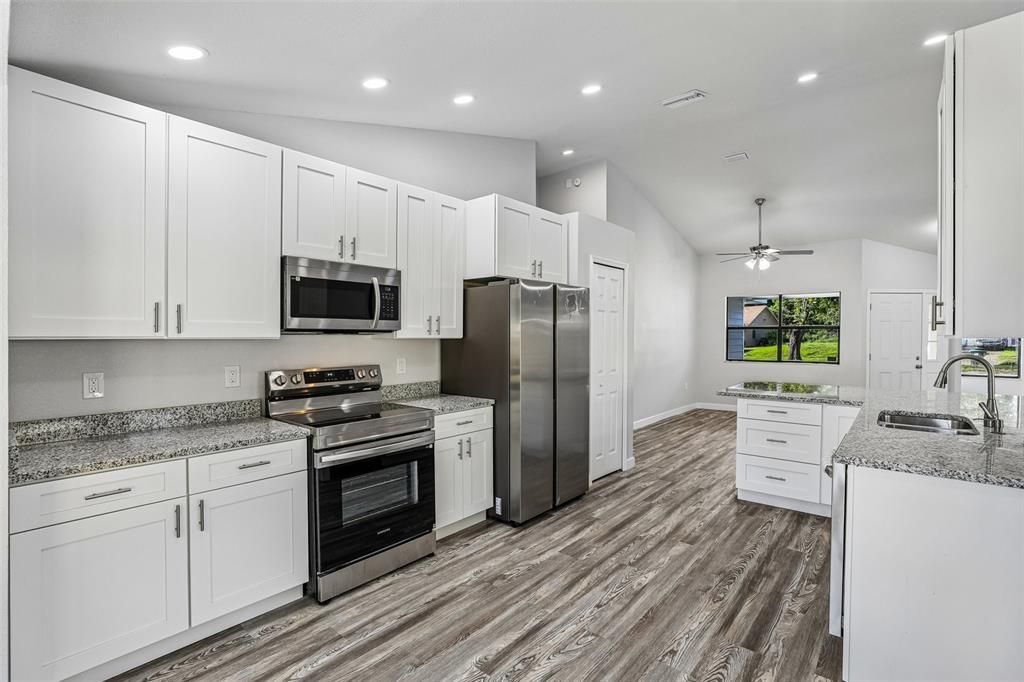 Active With Contract: $350,000 (3 beds, 2 baths, 1486 Square Feet)