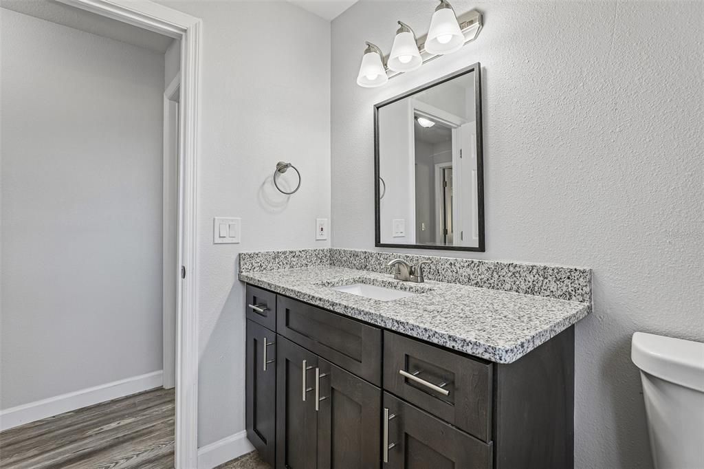Active With Contract: $350,000 (3 beds, 2 baths, 1486 Square Feet)