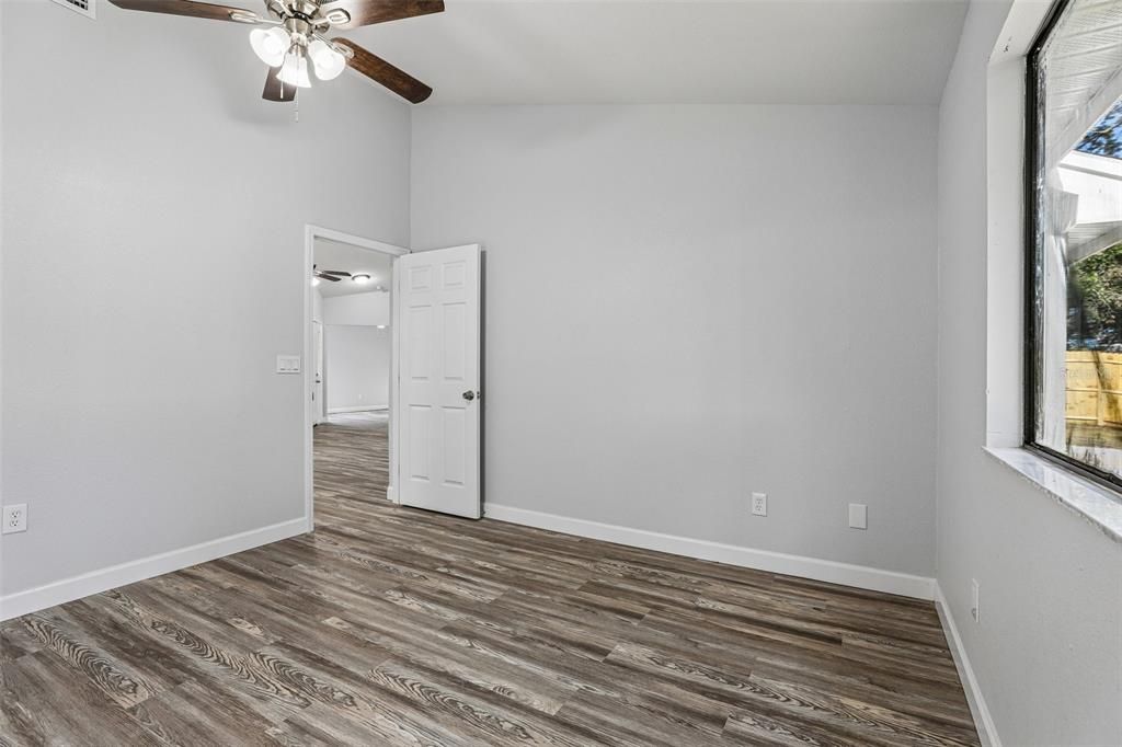 Active With Contract: $350,000 (3 beds, 2 baths, 1486 Square Feet)