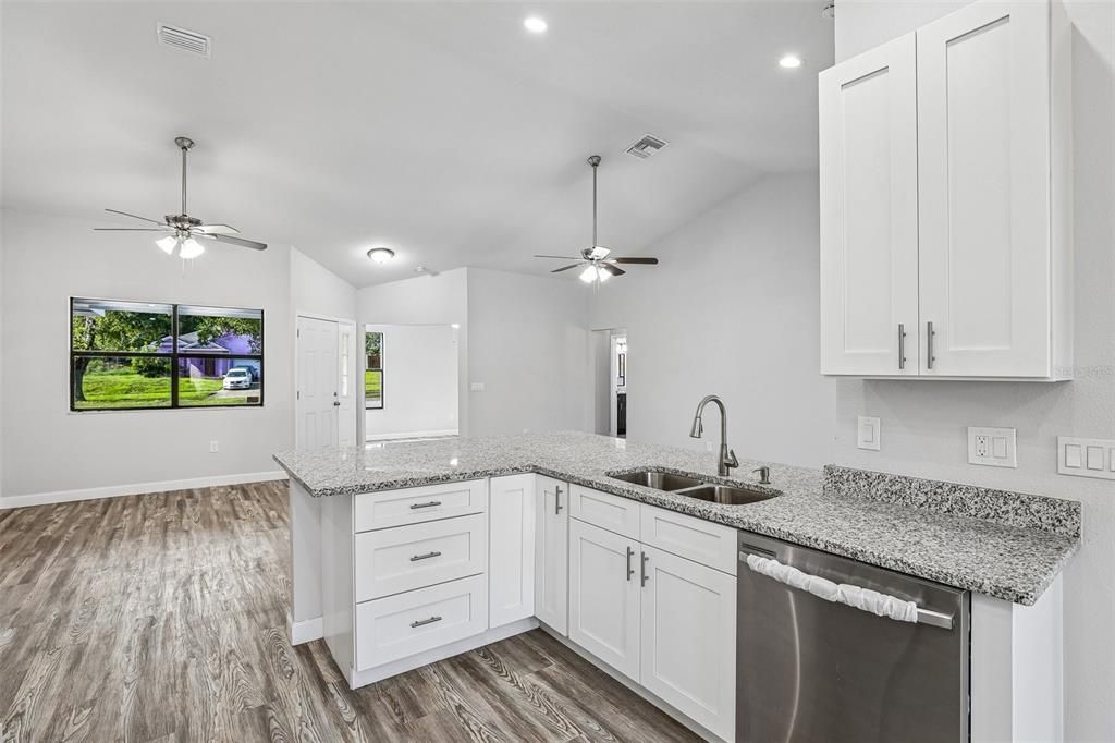 Active With Contract: $350,000 (3 beds, 2 baths, 1486 Square Feet)