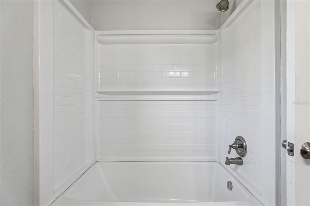 Active With Contract: $350,000 (3 beds, 2 baths, 1486 Square Feet)