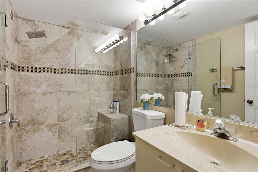 В аренду: $4,500 (2 спален, 2 ванн, 1232 Квадратных фут)