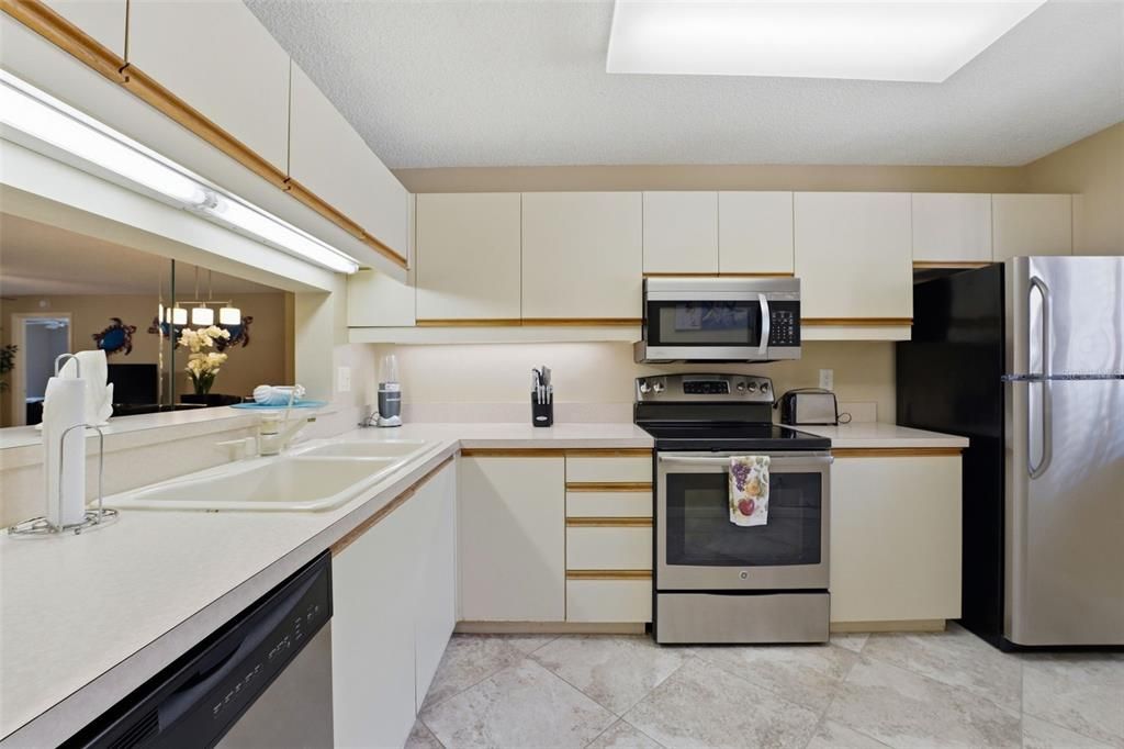 В аренду: $4,500 (2 спален, 2 ванн, 1232 Квадратных фут)