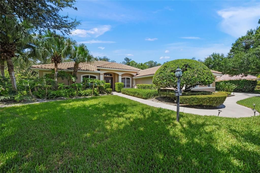 For Sale: $795,000 (4 beds, 2 baths, 2501 Square Feet)