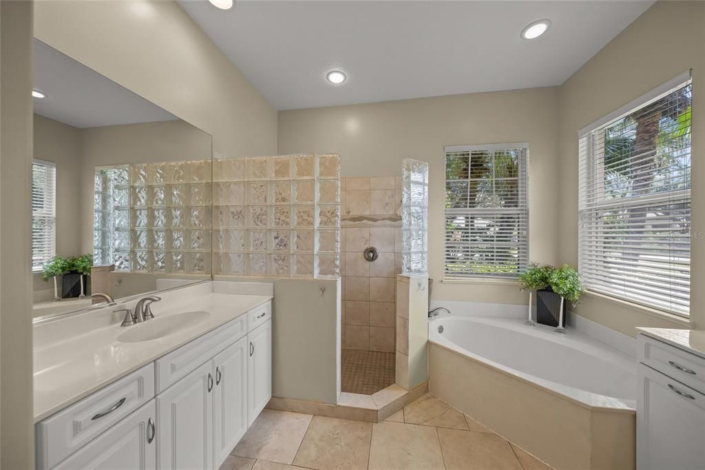 For Sale: $795,000 (4 beds, 2 baths, 2501 Square Feet)
