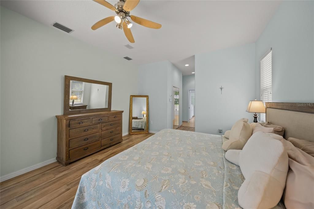 For Sale: $795,000 (4 beds, 2 baths, 2501 Square Feet)