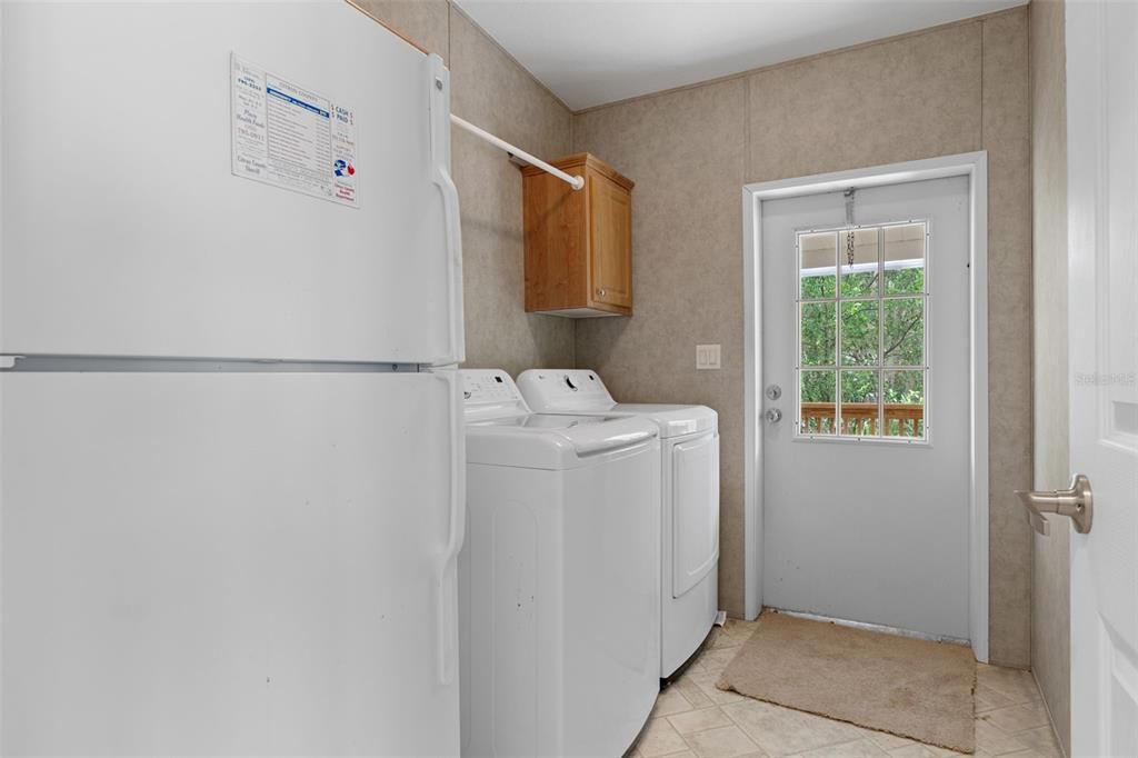На продажу: $279,000 (4 спален, 2 ванн, 2356 Квадратных фут)