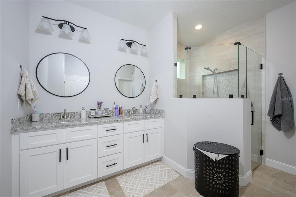 For Sale: $640,000 (3 beds, 2 baths, 2040 Square Feet)