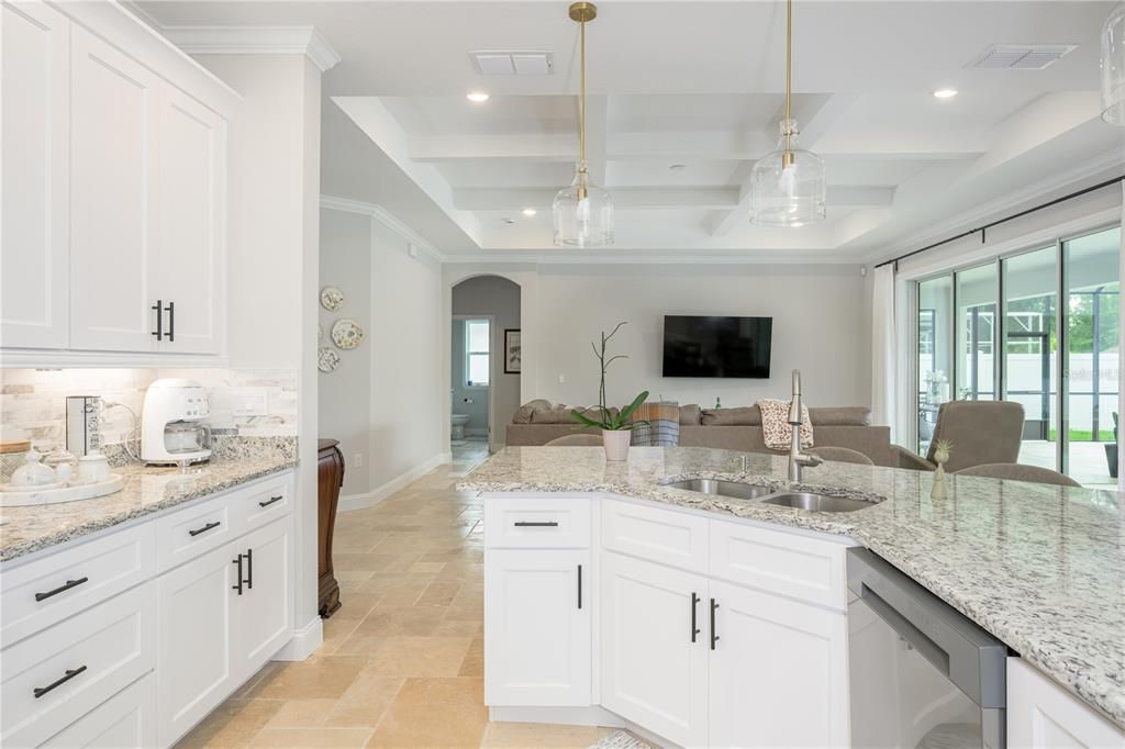 For Sale: $640,000 (3 beds, 2 baths, 2040 Square Feet)