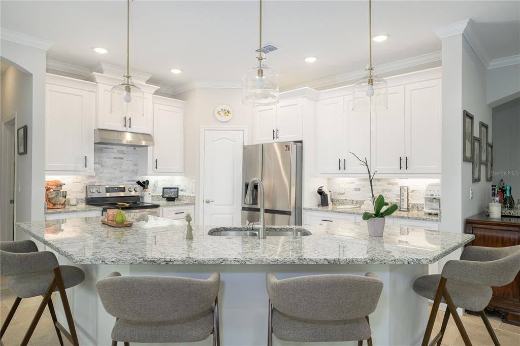 For Sale: $640,000 (3 beds, 2 baths, 2040 Square Feet)