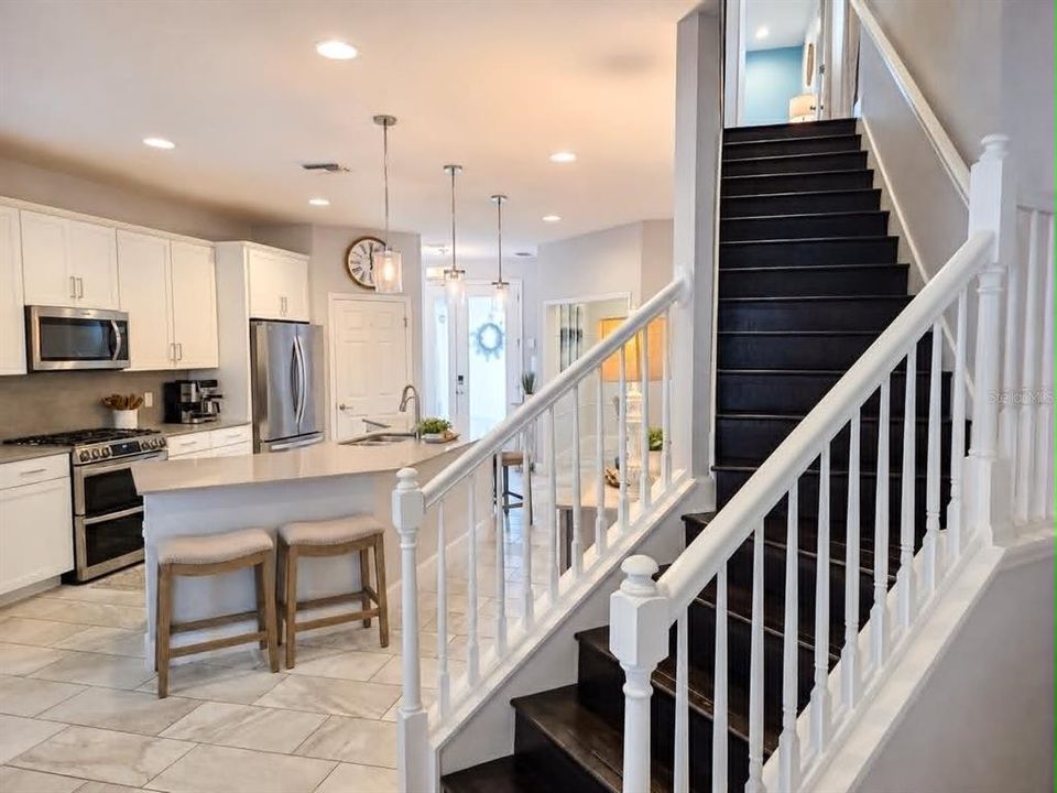 For Sale: $432,000 (3 beds, 3 baths, 2186 Square Feet)