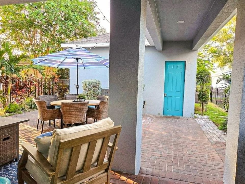 For Sale: $432,000 (3 beds, 3 baths, 2186 Square Feet)