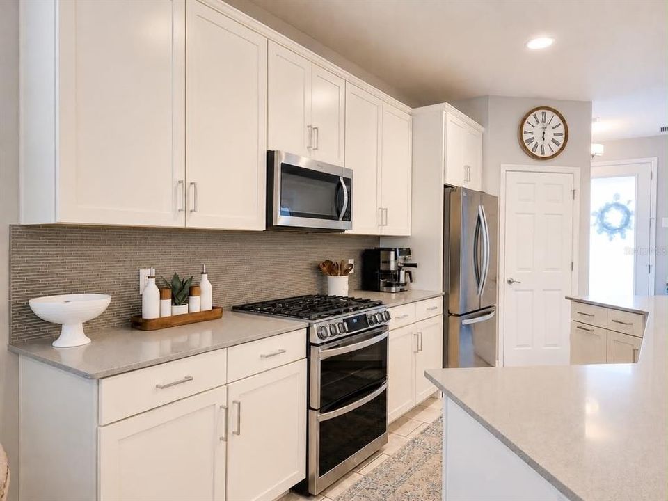 For Sale: $432,000 (3 beds, 3 baths, 2186 Square Feet)