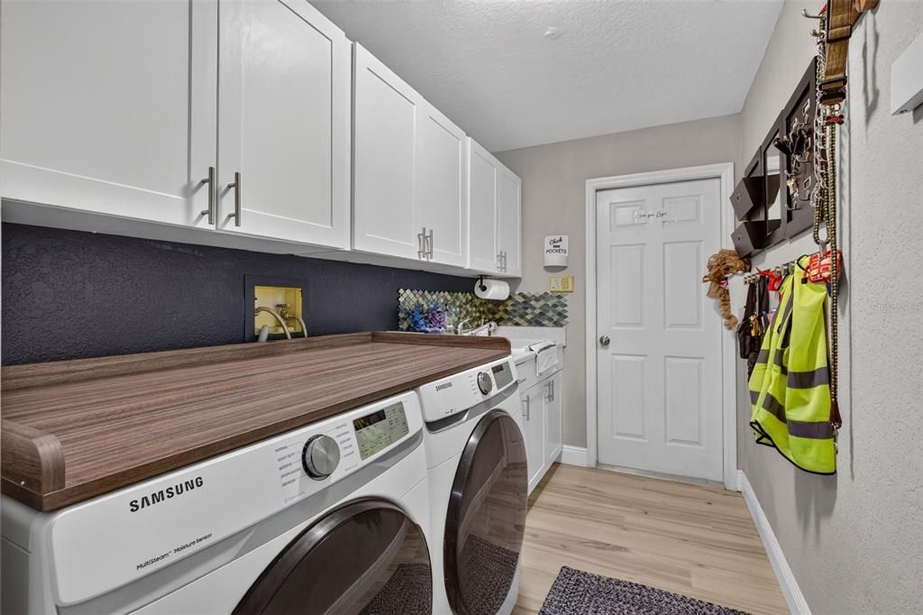 Active With Contract: $545,000 (3 beds, 2 baths, 2786 Square Feet)