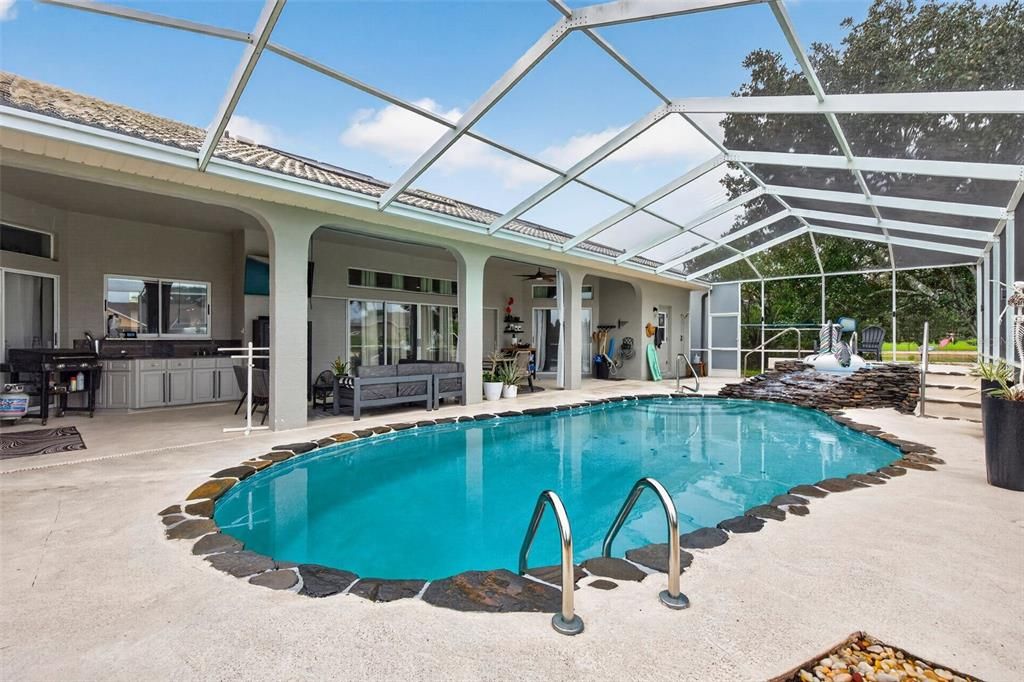 Active With Contract: $545,000 (3 beds, 2 baths, 2786 Square Feet)