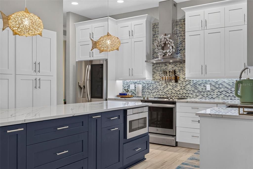 Active With Contract: $545,000 (3 beds, 2 baths, 2786 Square Feet)