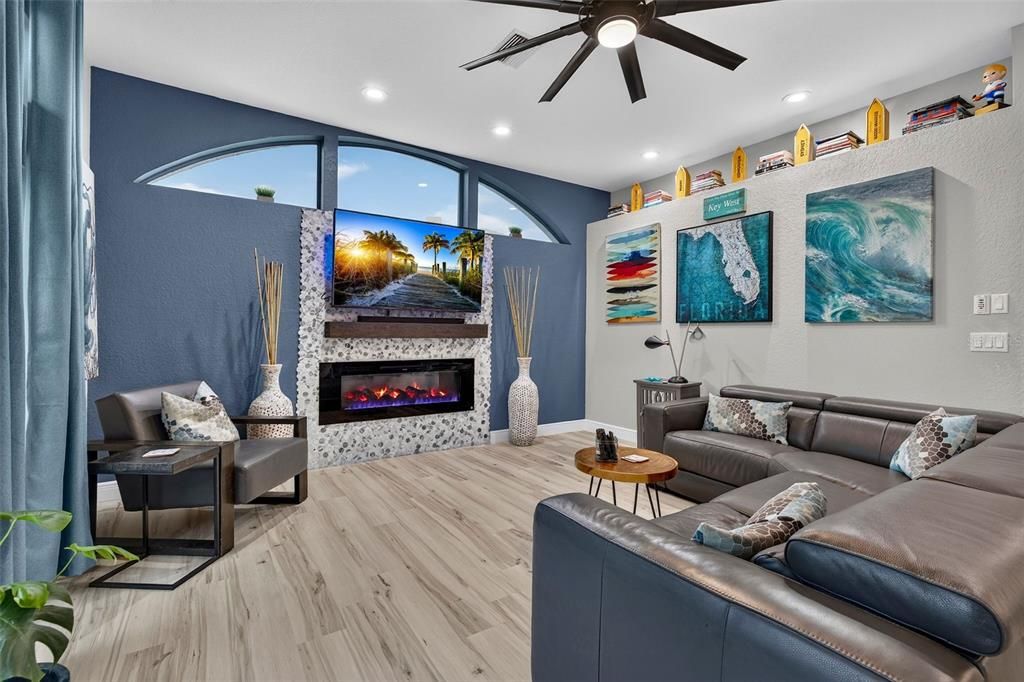 Active With Contract: $545,000 (3 beds, 2 baths, 2786 Square Feet)