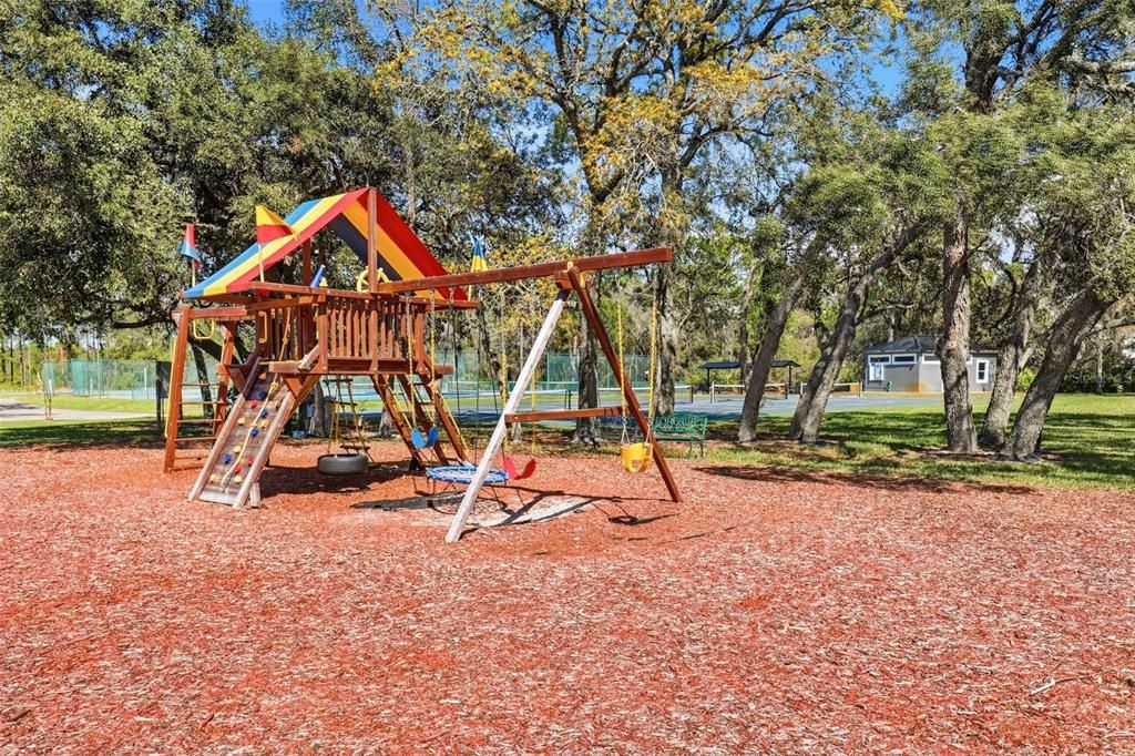 Active With Contract: $545,000 (3 beds, 2 baths, 2786 Square Feet)