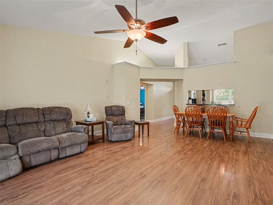 En Venta: $389,900 (3 camas, 2 baños, 1794 Pies cuadrados)
