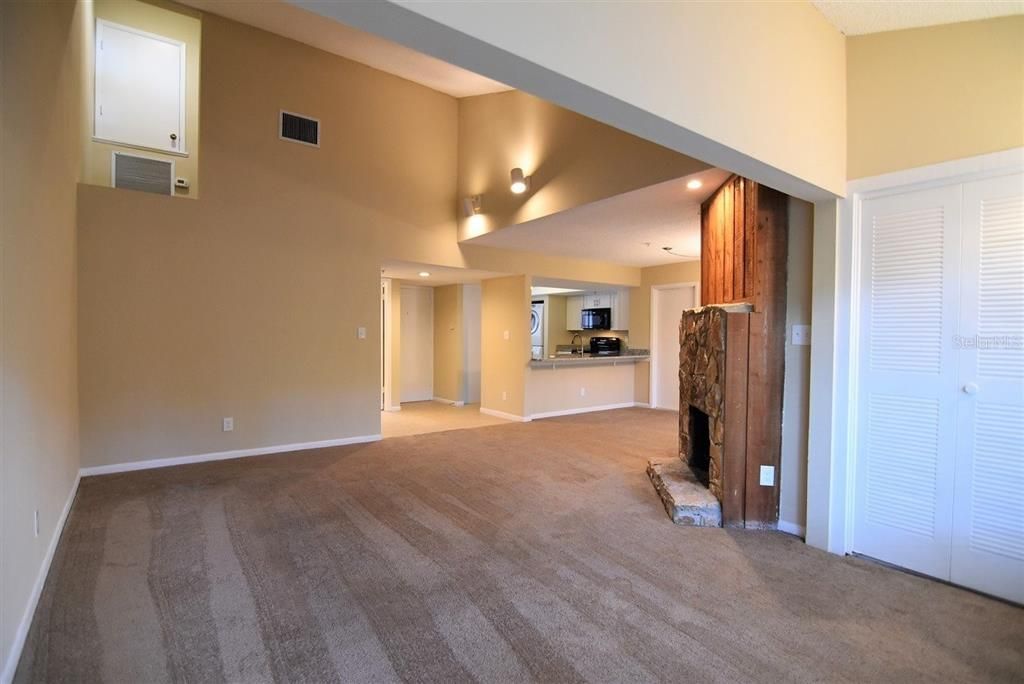For Rent: $1,800 (3 beds, 2 baths, 1316 Square Feet)