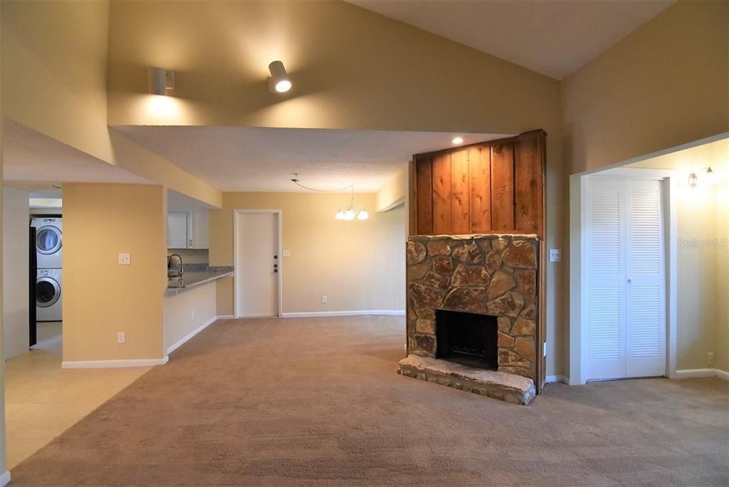 For Rent: $1,800 (3 beds, 2 baths, 1316 Square Feet)